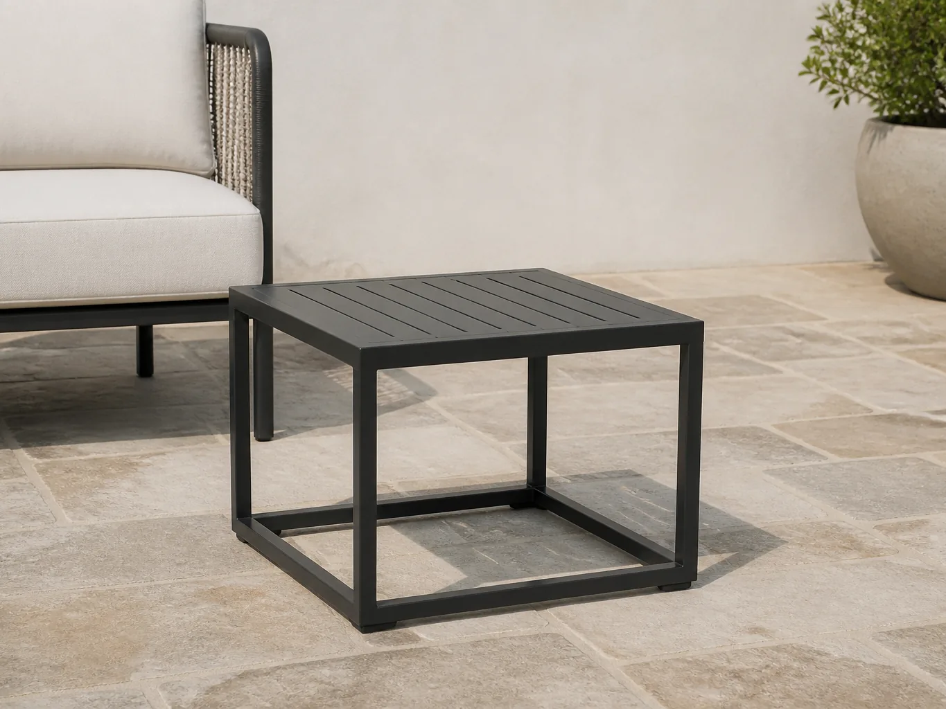 Linea Outdoor Sehpa